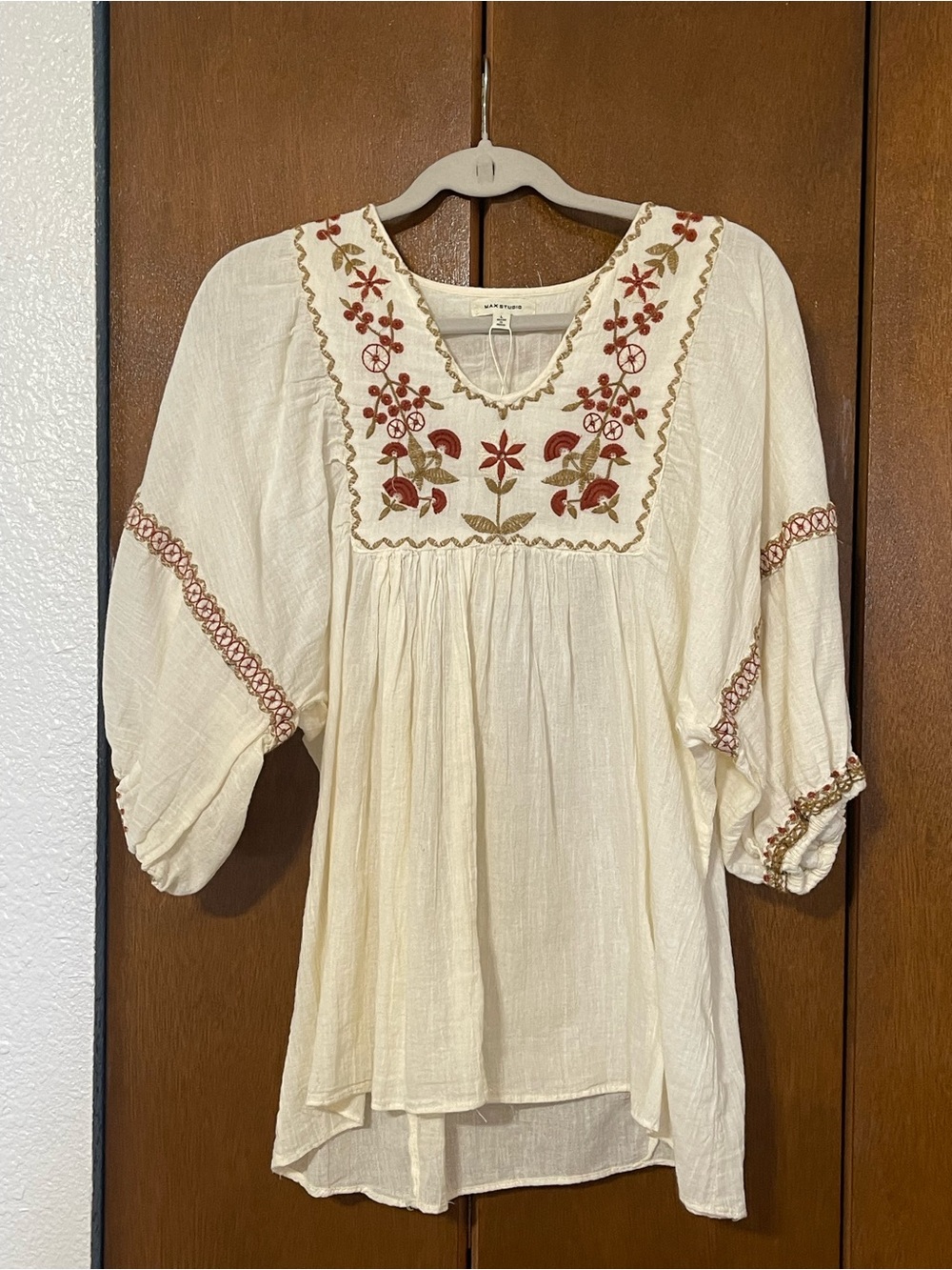 Max Studio Cream Peasant Tunic with Rust Floral Embroidery size Large. NWT